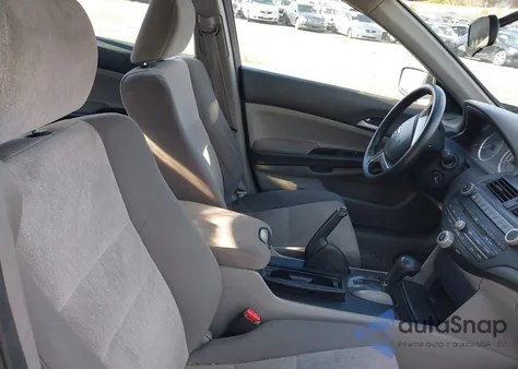 2010 Honda Accord 2.4 Lx z USA, uszkodzony, nr VIN 1HGCP2F3XAA133657